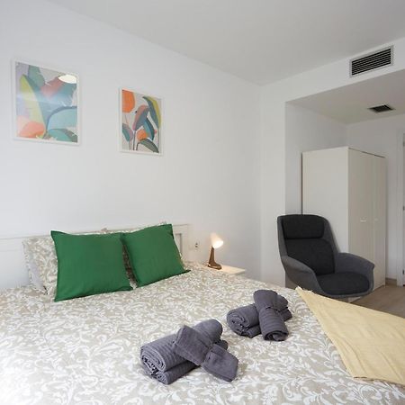 Three Bedroom Two Bathroom Apartment Close To Beach Барселона Екстериор снимка