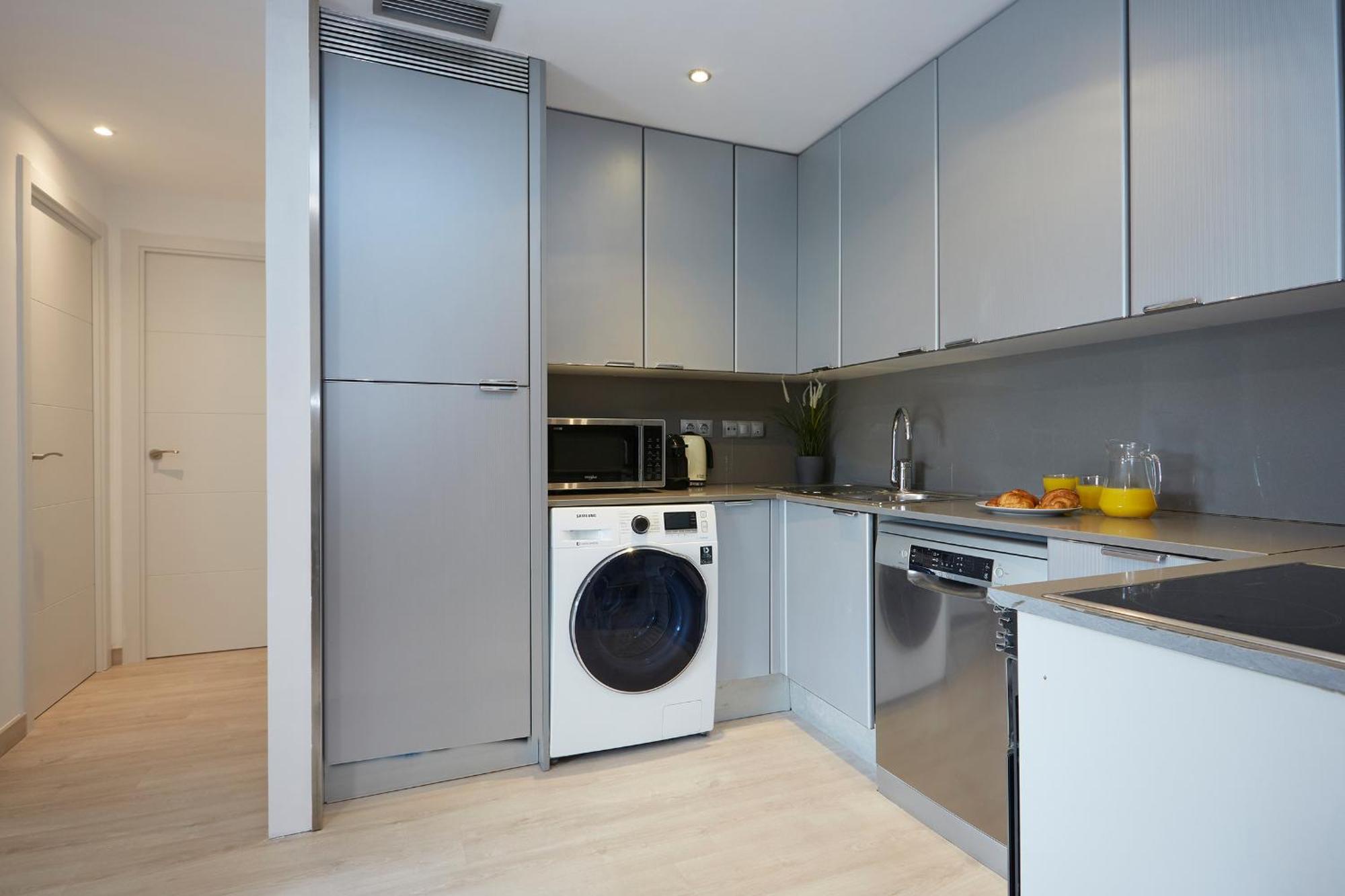 Three Bedroom Two Bathroom Apartment Close To Beach Барселона Екстериор снимка