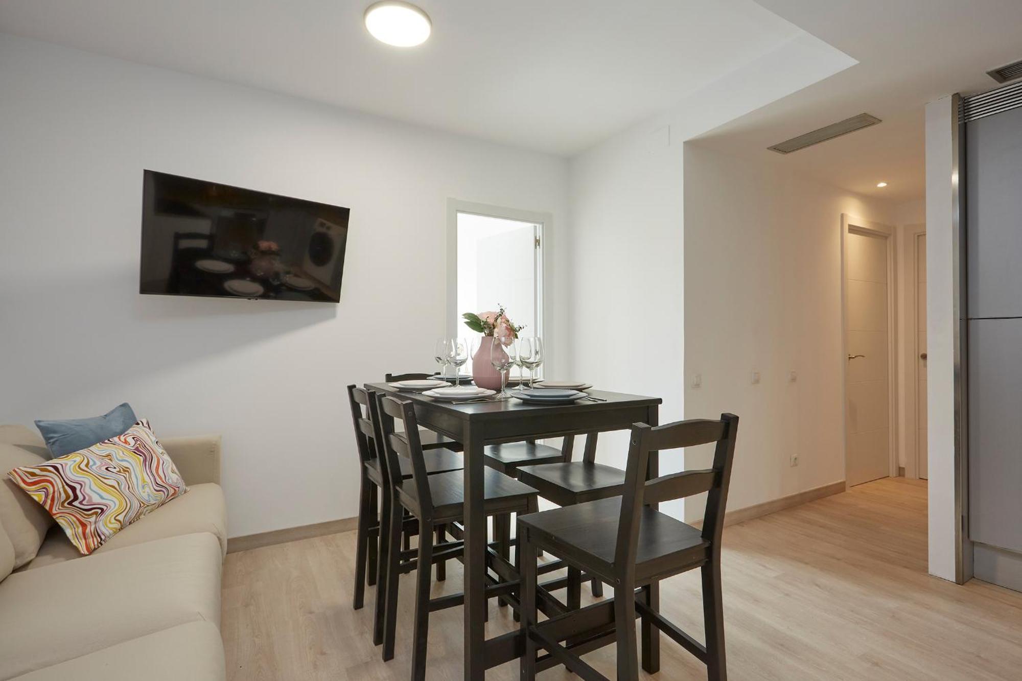 Three Bedroom Two Bathroom Apartment Close To Beach Барселона Екстериор снимка