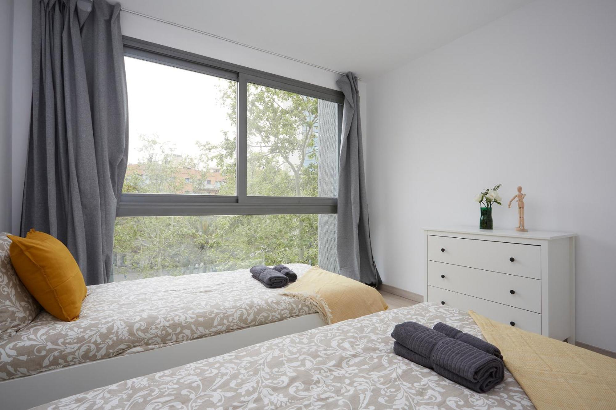Three Bedroom Two Bathroom Apartment Close To Beach Барселона Екстериор снимка